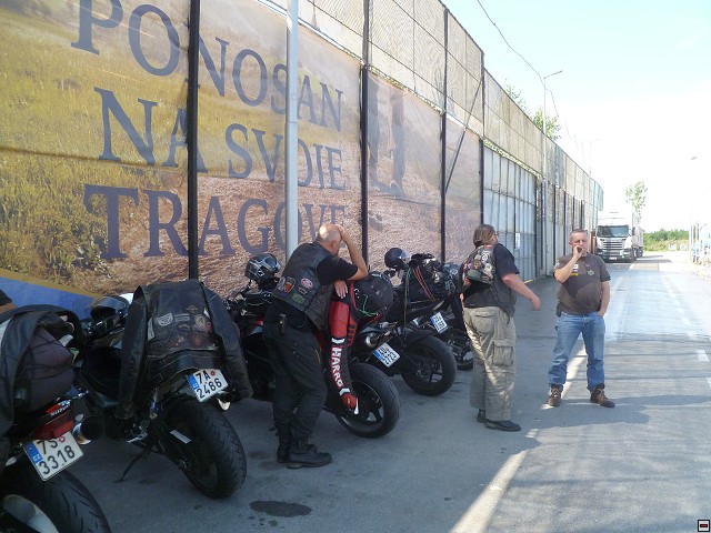 img00108.jpg
