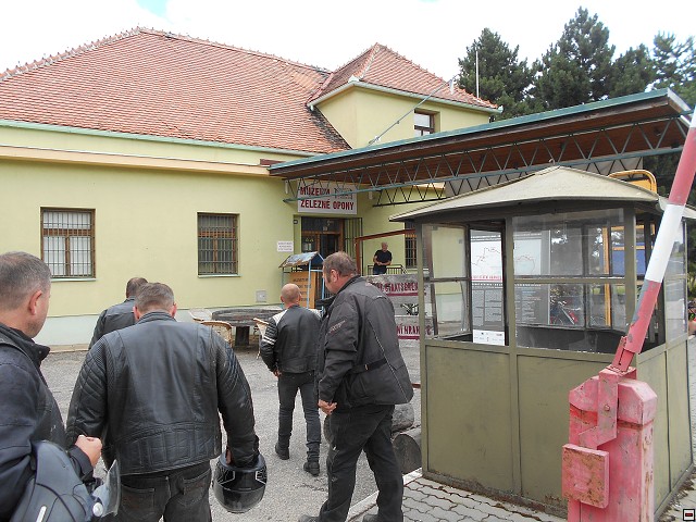 img00058.jpg