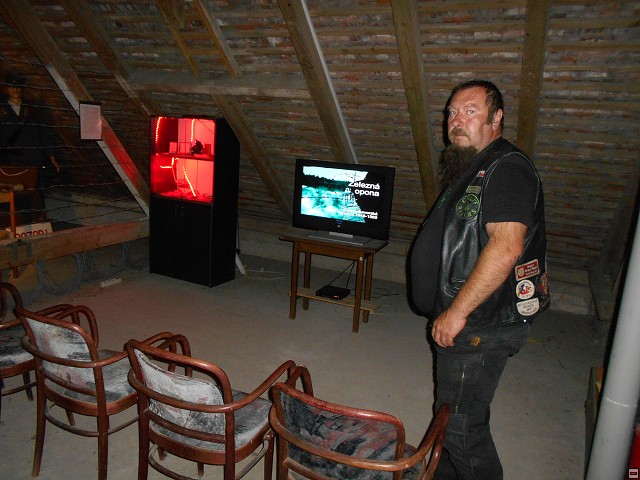 img00074.jpg