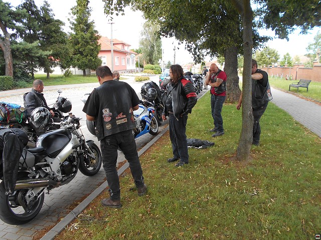 img00077.jpg