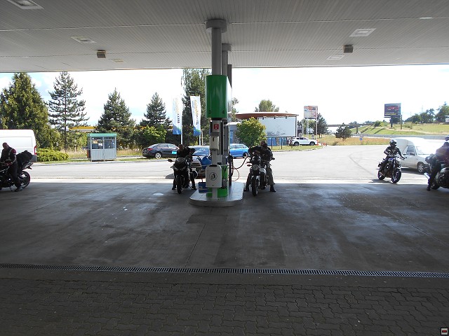 img00106.jpg