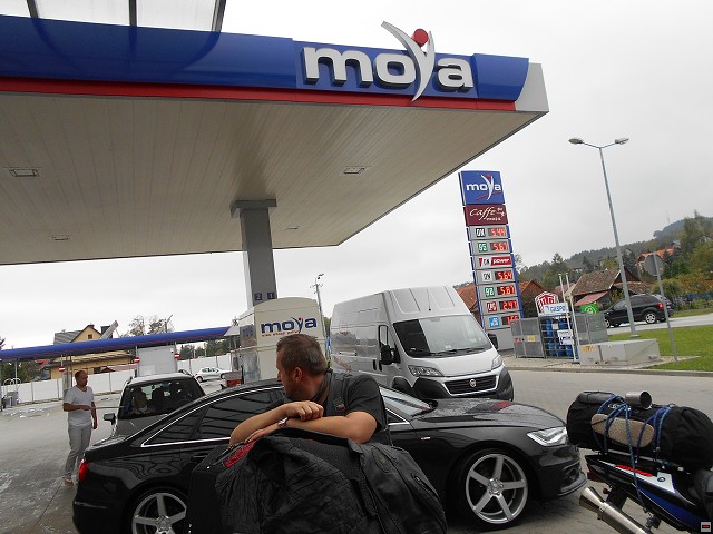 img00137.jpg