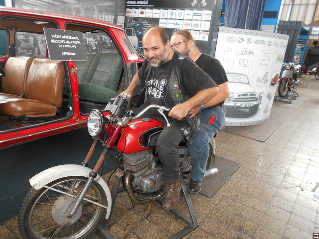 img00174.jpg