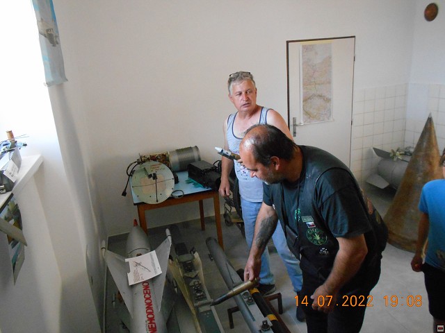 img00027.jpg
